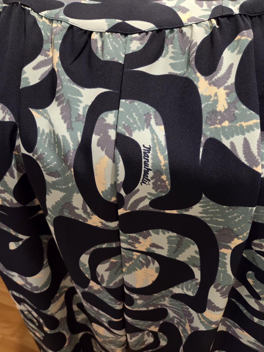 Sleeveless Printed Wide-Leg Jumpsuit in Black And Blue Green - Picture 3 of 5
